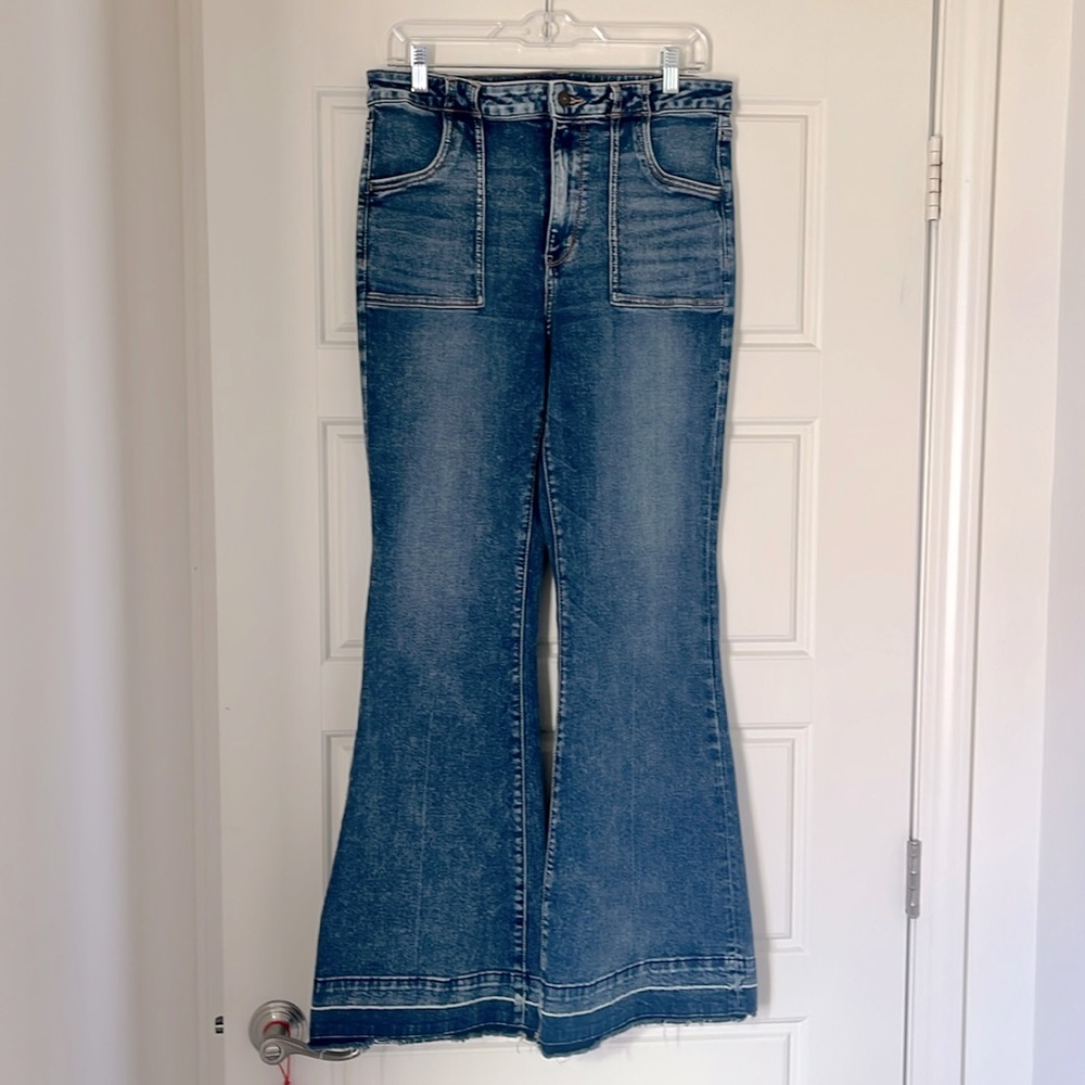 American Eagle Patch Pocket Flare Jeans Size 14